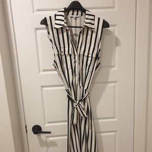 Collared, sleeveless striped dress - classic style